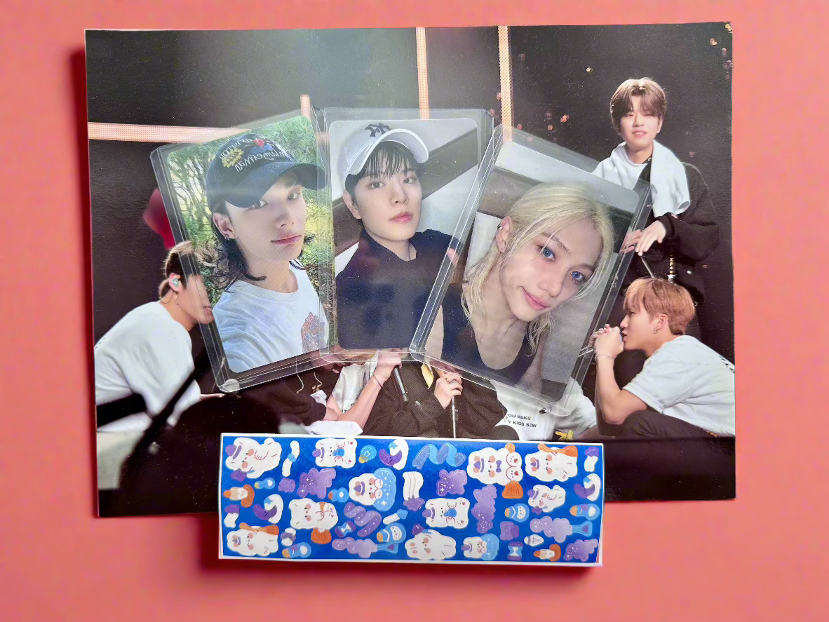 Stray kids photocards and poster K-pop